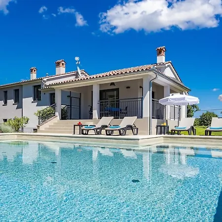 Villa Monte Uliveto By Istrialux Pola